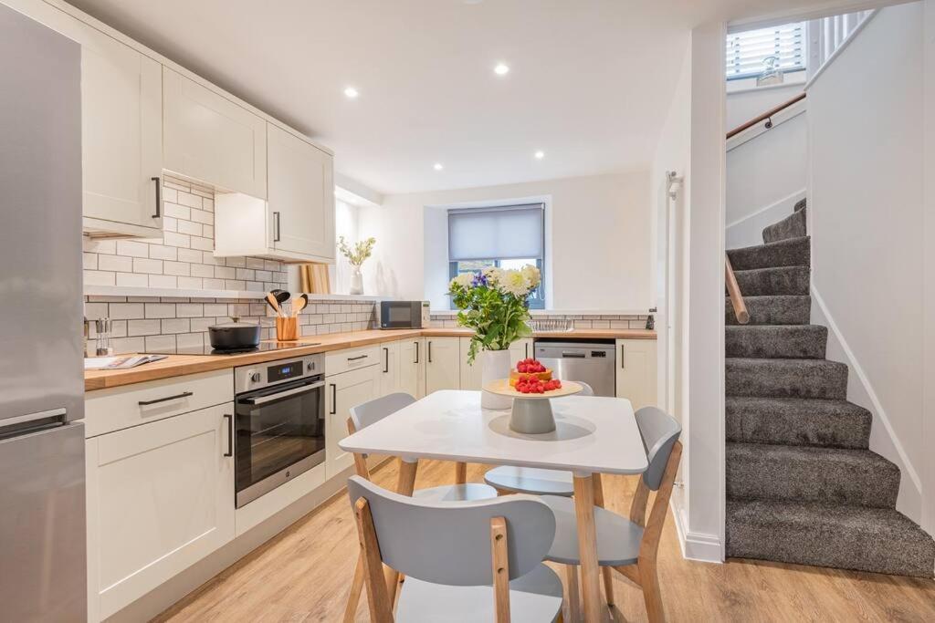 Carpenters - The Lakes! Holiday home